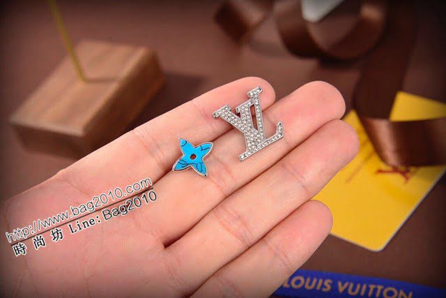 Louis Vuitton新款飾品 路易威登字母老花耳環 LV不對稱耳釘  zglv1975